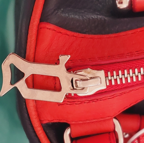 RARE! JOHN GALLIANO BLACK RED LEATHER BOSTON/BOWLING BAG NEW WITH TAG FULL SET - Picture 8 of 11